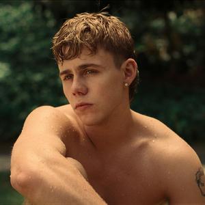 国自产拍在线天天更新2019
